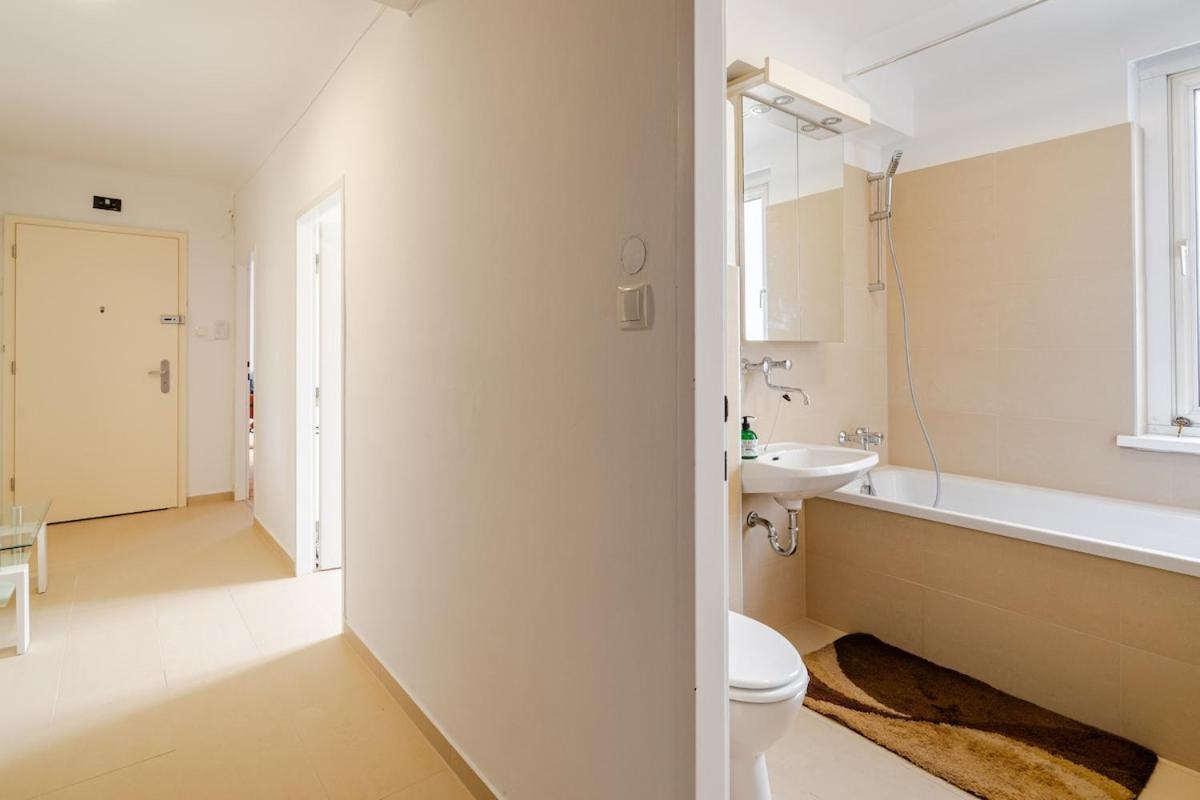 10 Minutes To City Centre And Next To Wien Hbf And Easy From Airport ภายนอก รูปภาพ